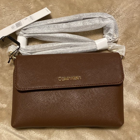 Calvin Klein Hayden Crossbody bag - Picture 2 of 6